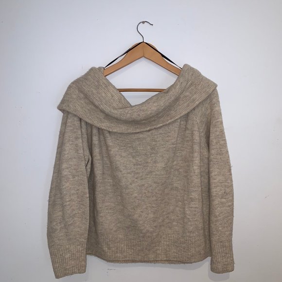 2/35 H&M Off-The-Shoulder Beige Sweater - Picture 2 of 4